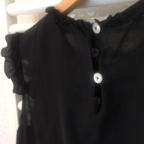 Adorable boho blouse w/ embroidered ribbon detail - Picture 5 of 9